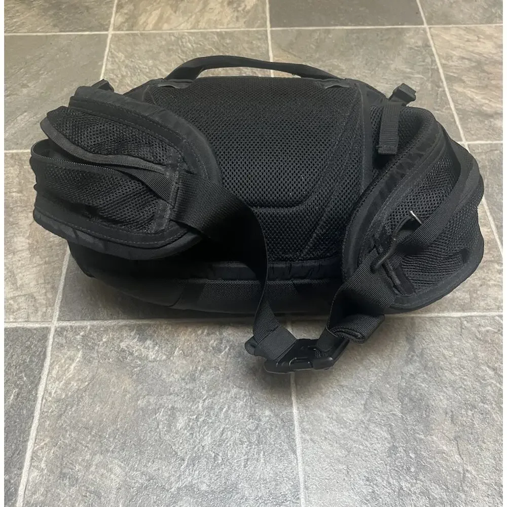 The North Face Black Lumbar Pack Waist Sling Hiking Travel Fanny Pack EUC